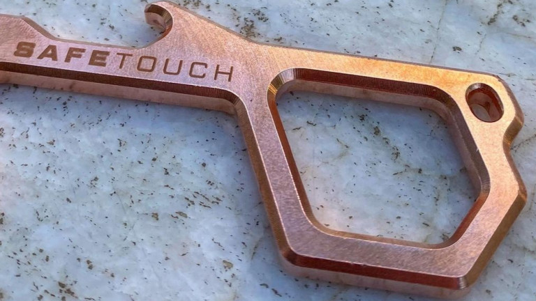 Уредът, който ни държи далеч от COVID-19